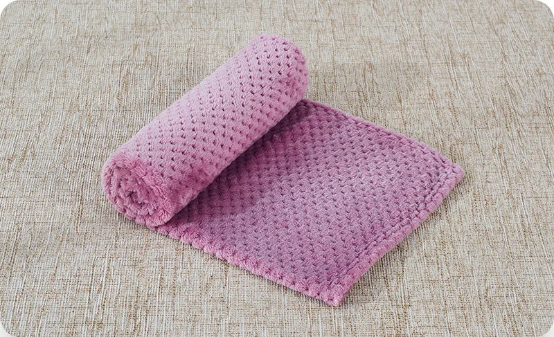 Soft Plush Pet Blanket – Washable Dog & Cat Sofa Pad