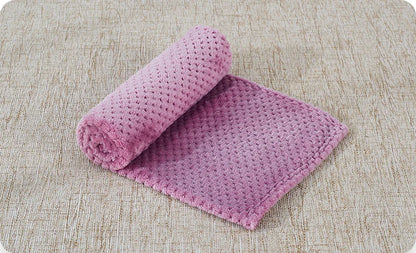 Soft Plush Pet Blanket – Washable Dog & Cat Sofa Pad
