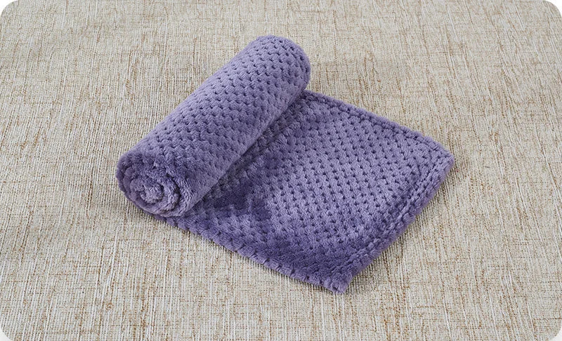 Soft Plush Pet Blanket – Washable Dog & Cat Sofa Pad