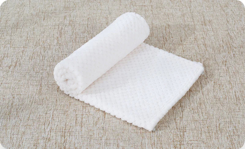 Soft Plush Pet Blanket – Washable Dog & Cat Sofa Pad