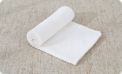 Soft Plush Pet Blanket – Washable Dog & Cat Sofa Pad