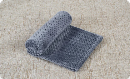 Soft Plush Pet Blanket – Washable Dog & Cat Sofa Pad