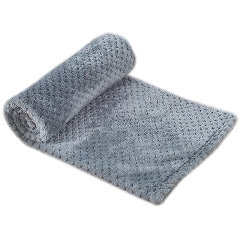 Soft Plush Pet Blanket – Washable Dog & Cat Sofa Pad