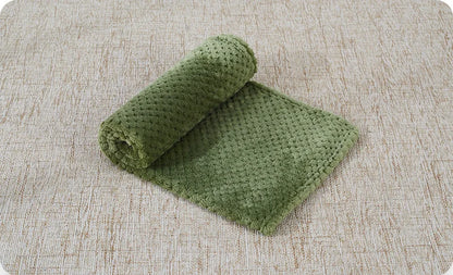Soft Plush Pet Blanket – Washable Dog & Cat Sofa Pad