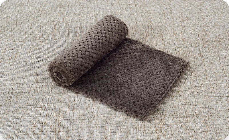 Soft Plush Pet Blanket – Washable Dog & Cat Sofa Pad