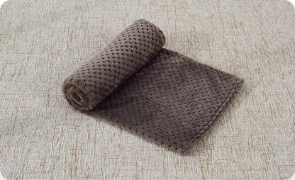 Soft Plush Pet Blanket – Washable Dog & Cat Sofa Pad