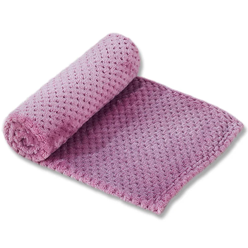 Soft Plush Pet Blanket – Washable Dog & Cat Sofa Pad