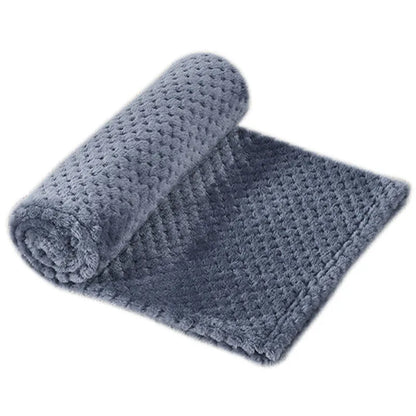 Soft Plush Pet Blanket – Washable Dog & Cat Sofa Pad